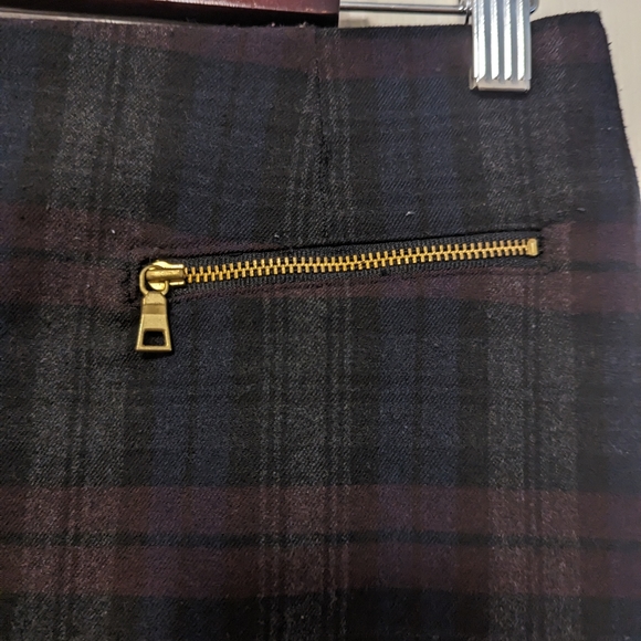 Bodycon plaid pencil skirt with gold hardware - Picture 2 of 5